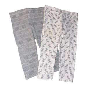 3/10$ Bundle of two baby girl leggings (see pics for design) gray 9-12 months